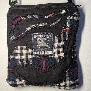 Burberry cashmere crossbody bag super